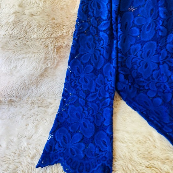 Vertigo Paris Estate Blue Lace Bodysuit Top - Picture 7 of 8